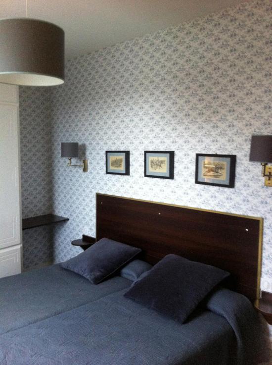 Logis Terrasse Hotel Lisieux Room photo